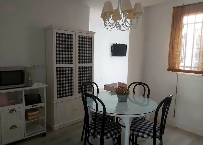 Casa Castilla. Triana.Perfecta Familias Y Parejas!